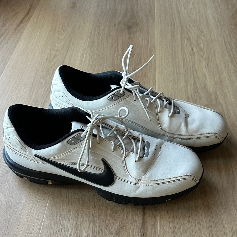 Nike Air Men's White and Black Golf Shoes
